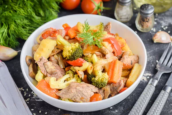 мясо с овощами на сковороде рецепт с фото